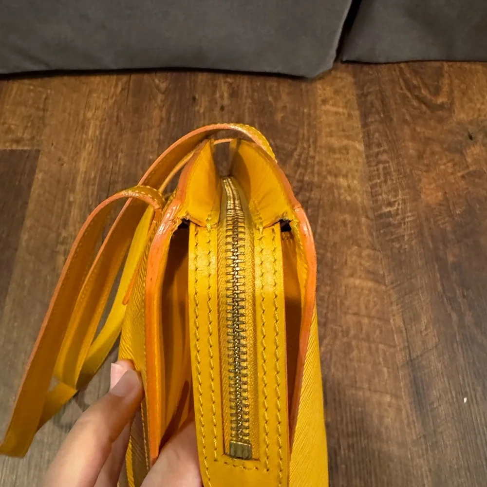 Louis Vuitton Yellow Epi Leather Saint Jacques MM Shoulder Bag - Picture 6 of 12